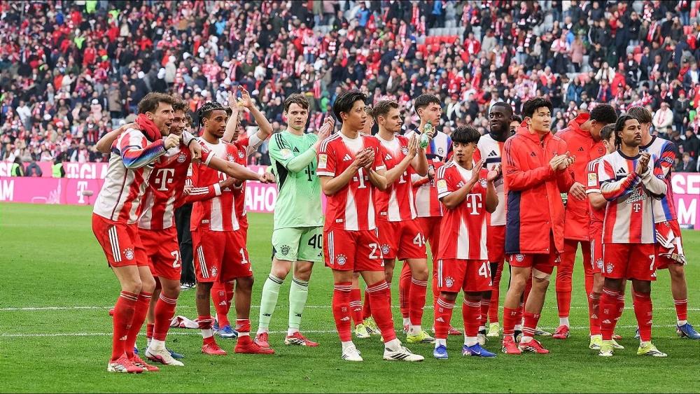 Bayern Munich step up full-back hunt ahead of transfer window