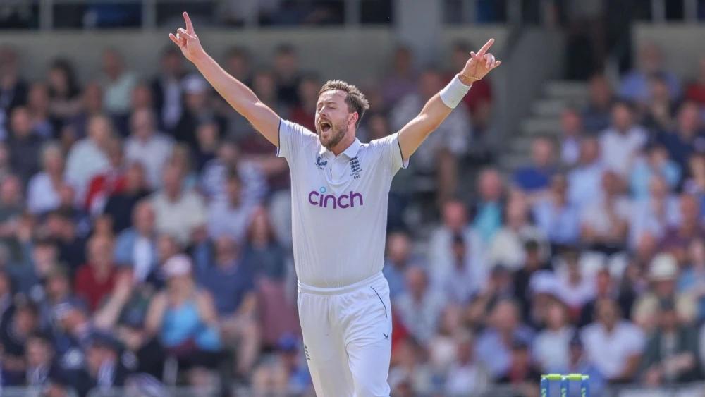 Ollie Robinson wants to 'knock the door down' in hopes of England Test recall