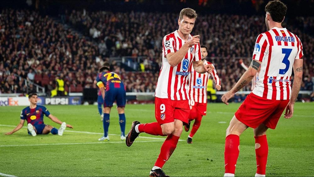 Julian Alvarez and Alexander Sorloth score as Atletico seize control at Barcelona