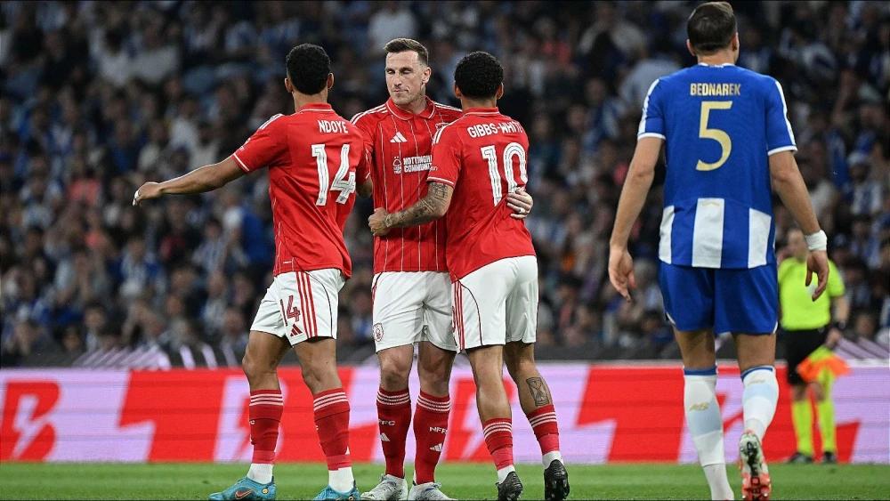 Vitor Pereira prioritises Premier League survival as Forest grind out Porto draw