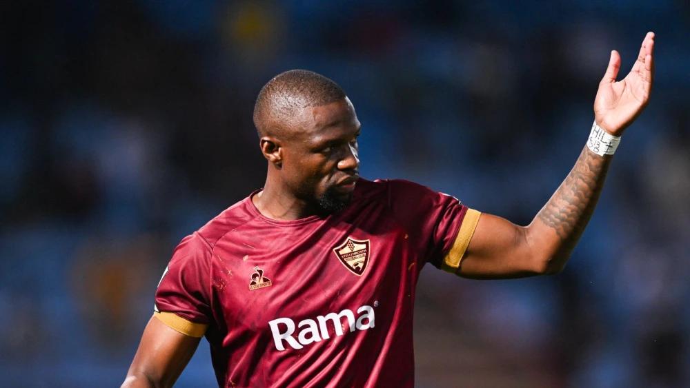 Late Tshegofatso Mabasa penalty denies Sundowns top spot as Stellenbosch earn draw