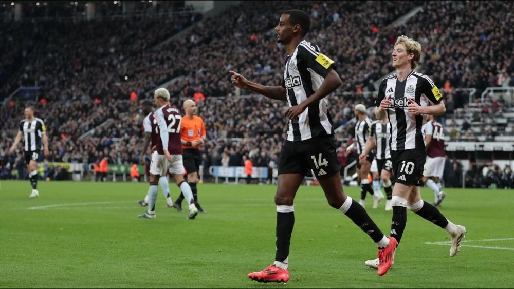 Report: Alexander Isak's Champions League ambition sparks transfer rumours