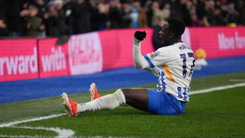 Kaoru Mitoma magic and Yankuba Minteh double sink Chelsea