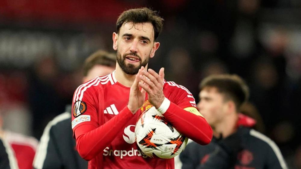 Report: Bruno Fernandes won't leave Man Utd for Saudi club