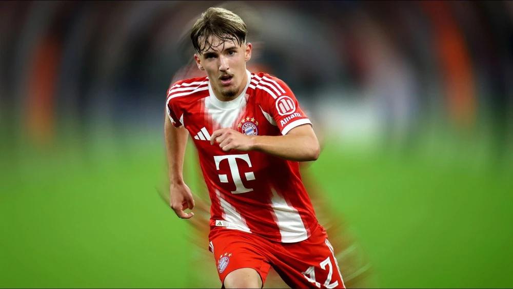 Bayern Munich boss Vincent Kompany urges Lennart Karl to play with freedom ahead of Gladbach clash
