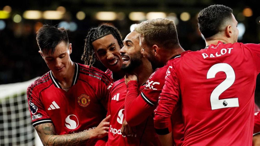 Premier League: Man Utd continue resurgence as Chelsea and Liverpool lose again