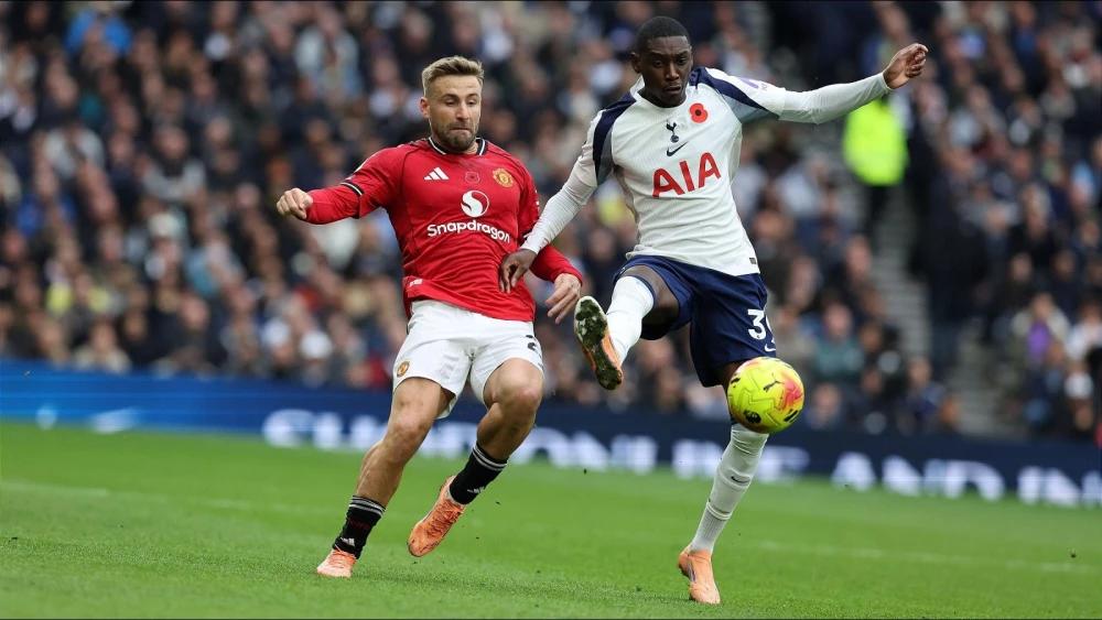 Tottenham's Randal Kolo Muani to play in protective mask after avoiding surgery