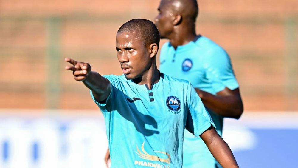 AmaZulu snap up Richards Bay midfielder Langelihle Mhlongo
