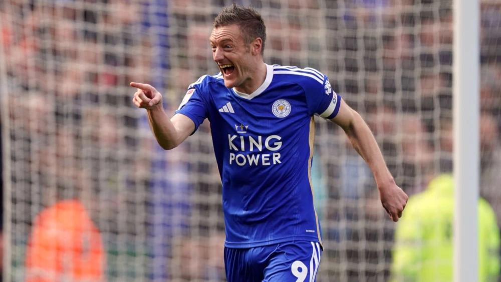 Former Leicester striker Jamie Vardy joins Serie A new boys Cremonese